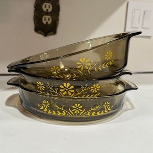 Pyrex Bowls. Set of 3!